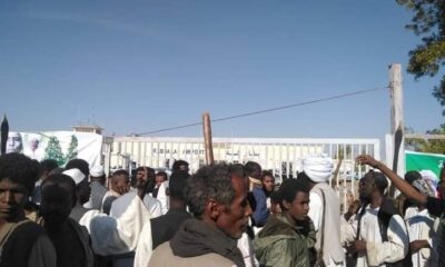 بالصور: جموع غفيرة كانت في إستقبال الناظر ترك لحظة وصولة مطار كسلا