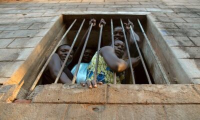 الزكاة تنفذ برنامج إطلاق سراح عدد من نزلاء سجن أم روابة