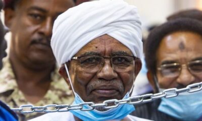 عاجل | النيابة تحيل بلاغات البشير وطه وهارون، وتوجه لهم تهمة إرتكاب جرائم ضد الإنسانية