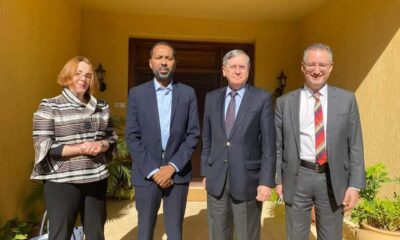 وزير شؤون مجلس الوزراء يلتقـي مساعدة وزير الخارجية الامريكي والمبعوث الامريكي الخاص للقرن الافريقي