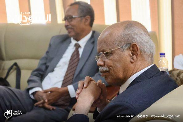 قبل ساعات من القمّة..دبلوماسي يجتمع مع بعثتي الهلال والمريخ – السودان الحرة