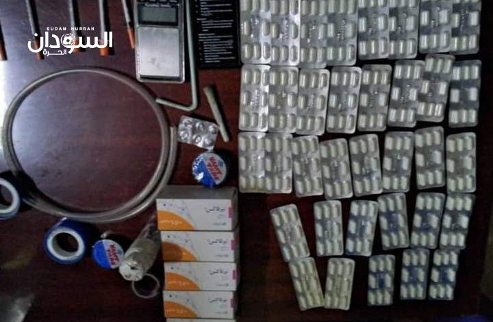 ضبط حشيش وحبوب مخدرة بشارع النيل