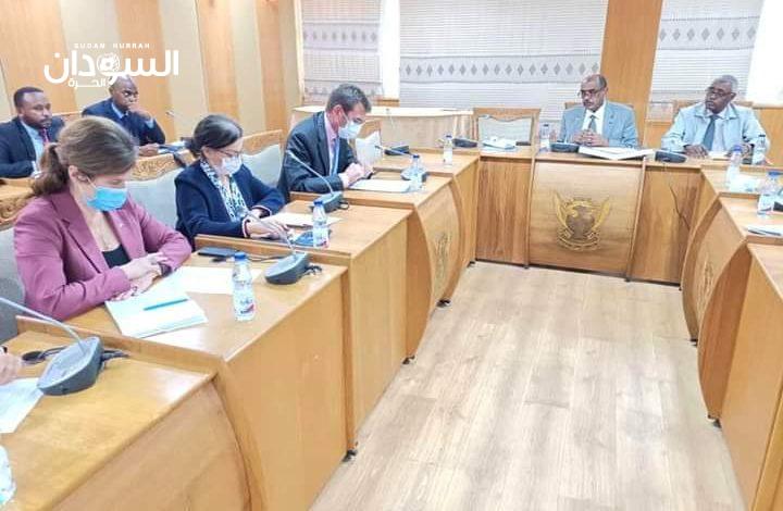 الإتحاد الأوروبي يستفسر الخارجية حول زيارة دقلو إلى روسيا