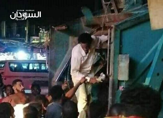 تحرير طفل علق بصندوق عربة نفايات لـ«8» ساعات بالخرطوم