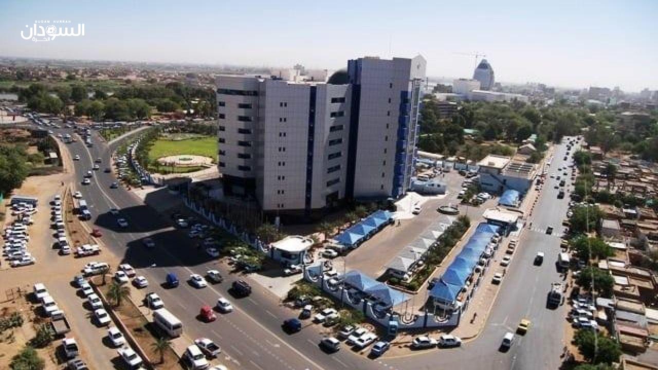 مدير بنك سابق: قرار بنك السودان ليس توحيدًا بل تعويمًا