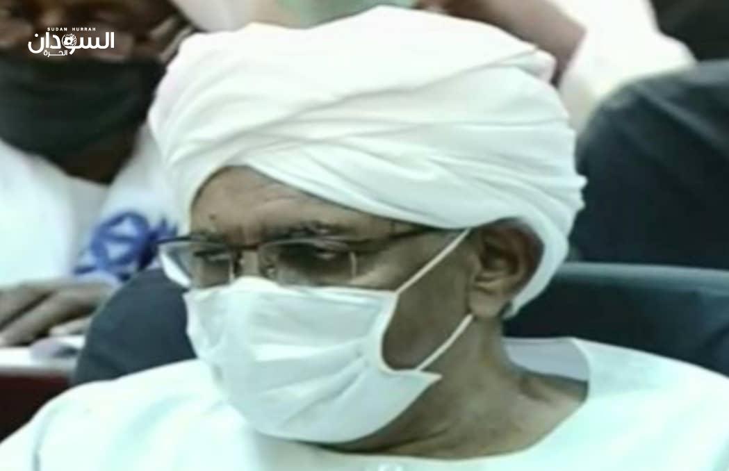 هيئة الدفاع: الوضع الصحي للبشير يستدعي نقله لسكن خاص