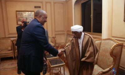 بالصور .. البرهان يزور الميرغني