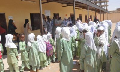 مدير مدرسة يعتدي بالضرب على طالبات مدرسة ببحري – السودان الحرة