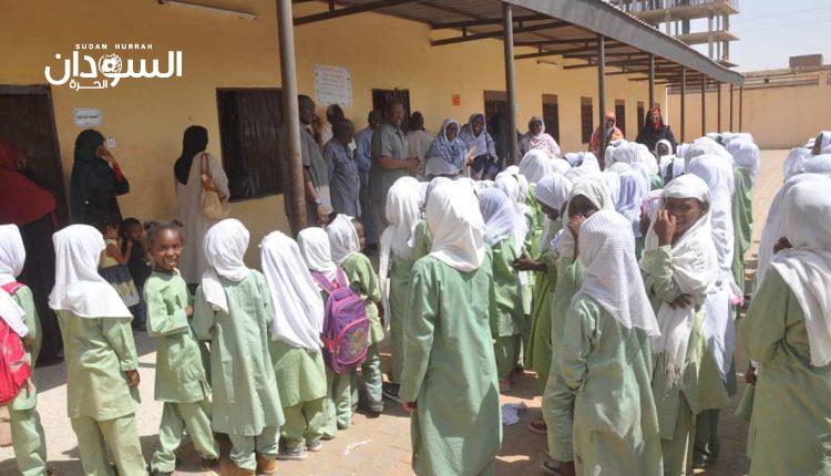 مدير مدرسة يعتدي بالضرب على طالبات مدرسة ببحري – السودان الحرة