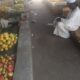تفاح جبل مرة ملقي على الطرقات