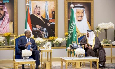 البرهان يصل إلى الرياض