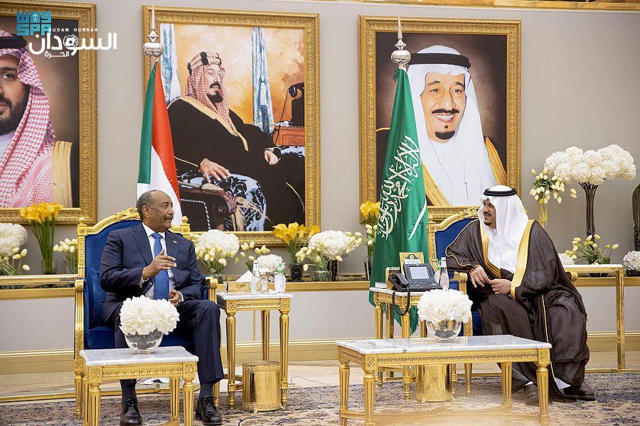 البرهان يصل إلى الرياض