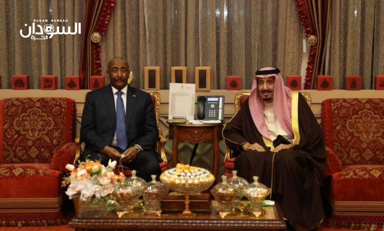 عاجل .. بالصور .. الملك سلمان يستقبل البرهان