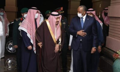 رئيس مجلس السيادة يلتقي خادم الحرمين الشريفين بالرياض