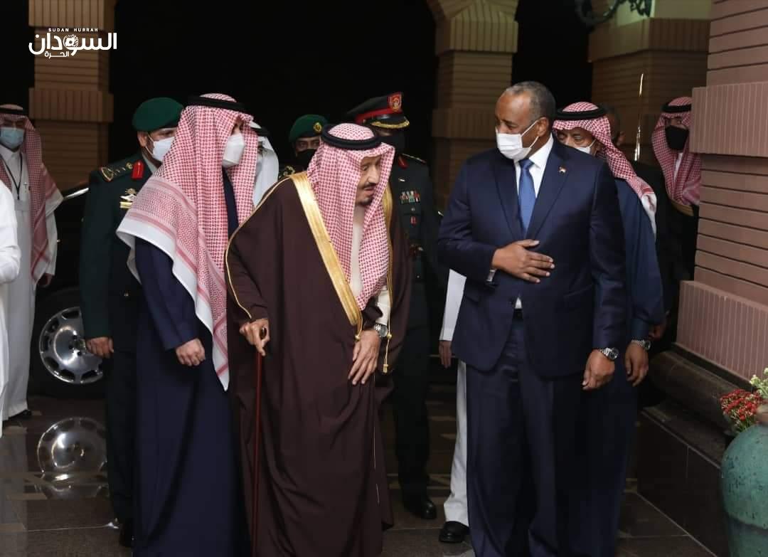 رئيس مجلس السيادة يلتقي خادم الحرمين الشريفين بالرياض