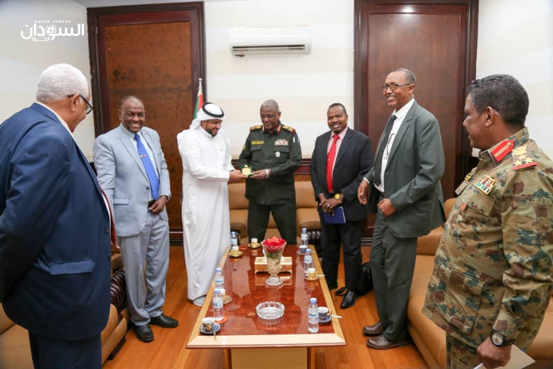 الفريق ياسر العطا يلتقي وفد الشراكة الأكاديمية الرياضية (السوداني – السعودي)