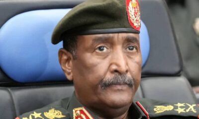 البرهان يستفسر عنان عن وصول الثوار لـ”محيط القصر” – السودان الحرة