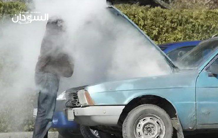 مجهولون يشعلون النيران في سيارة صحفي شهير