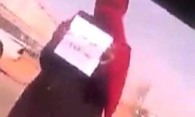 فتاة سودانية تعرض نفسها للزواج عند إشارة مرور