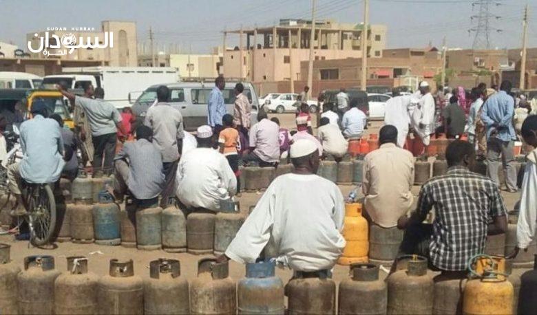 إنقطاع الكهرباء وغاز الطبخ يشعل الغضب في الخرطوم
