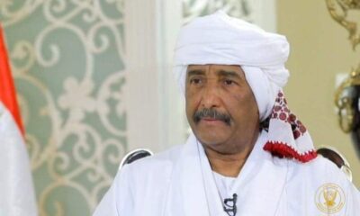 عاجل… رئيس مجلس السيادة: الفترة الانتقالية يجب أن تخرج وتتحرّر إدارة العمل التنفيذي للدولة من سيطرة الحزبية والعسكرية، وتكون من وطنيين ومستقلين نتوافق عليهم جميعاً قوى وطنية وسياسيين وشباب لجان المقاومة، والدور الأكبر في قيادة الانتقال يجب أن يكون للشباب لأنّهم الوحيدون الموجودون في الساحة لديهم أحلام وطموحات يريدون أن يحققوها.