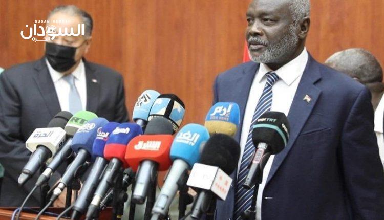 وزير المالية”شغّال” مع المواطن دعاية سياسية – السودان الحرة