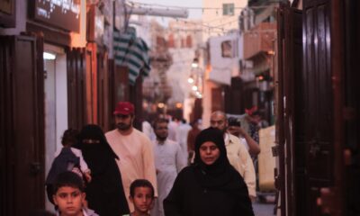 السعودية تتيح لحاملي تأشيرتها السياحية أداء مناسك العمرة