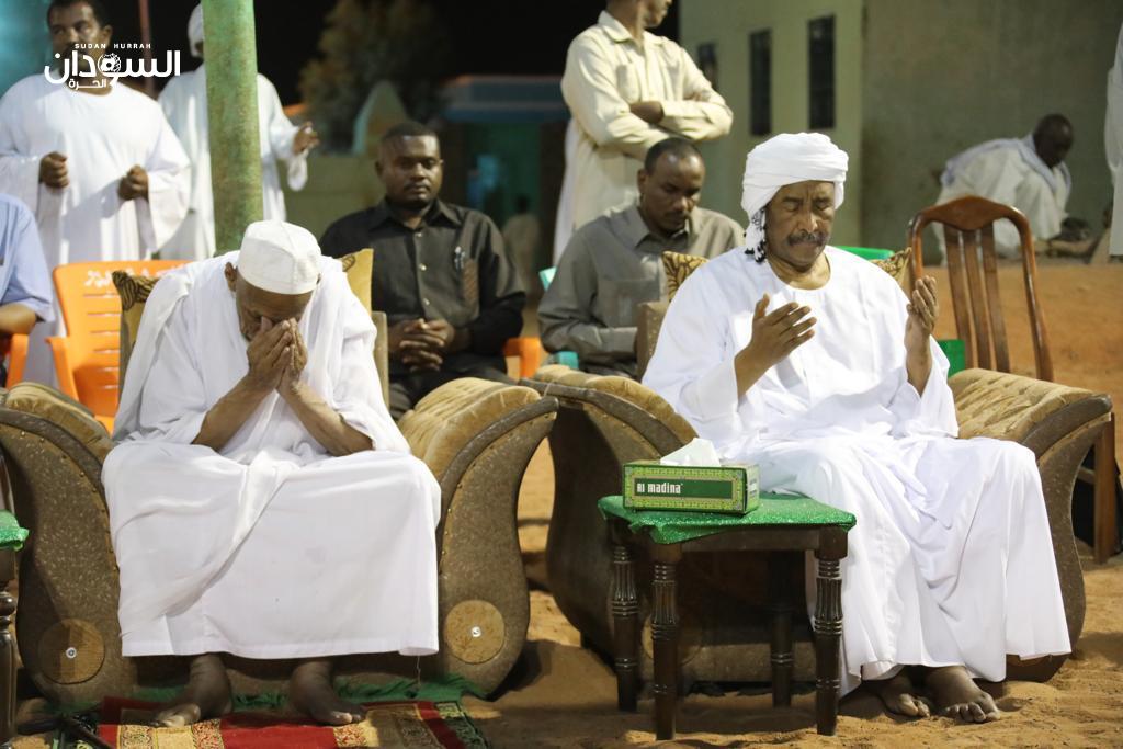 البرهان يزور مسيد وخلاوي أم ضواً بان