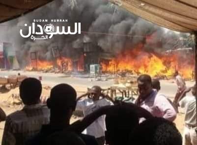 حريق هائل يجبر السكان على إخلاء منازلهم
