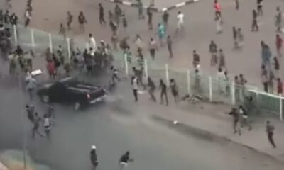 الشرطة السودانية: تهور وطيش سائق دورية الشرطة وسط المتظاهرين هو سلوكٌ مرفوضٌ ولا يشبه الشرطة