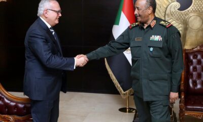 البرهان يلتقي الوفد الشعبي المصري ويُؤكِّد على خُصُوصية العلاقات السودانية المصرية